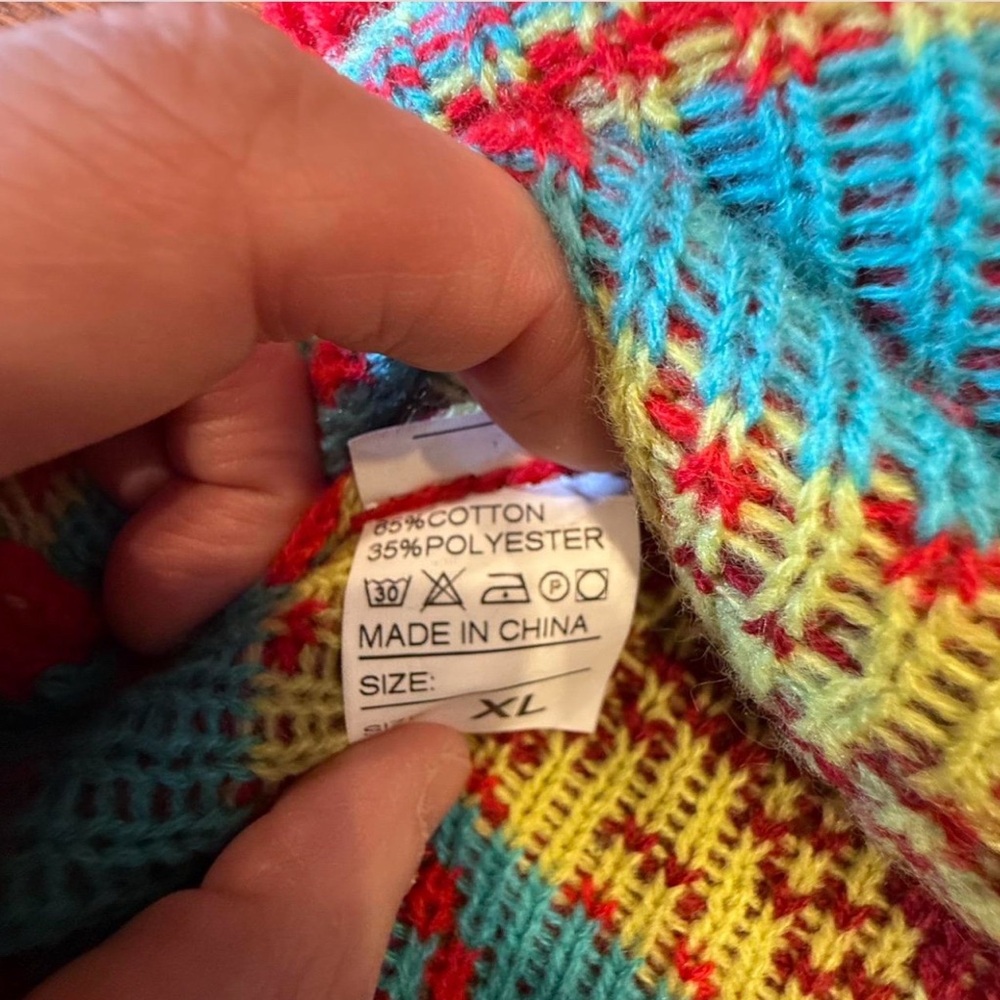 Colorful Patterned Women's Sweater - Picture 6 of 6